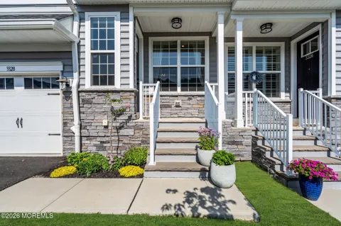 3328 Poplar Place