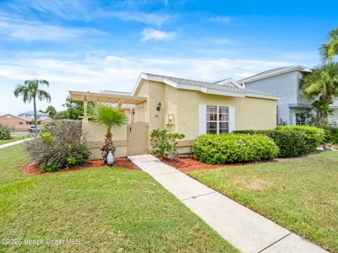 1445 Malibu Circle NE #107