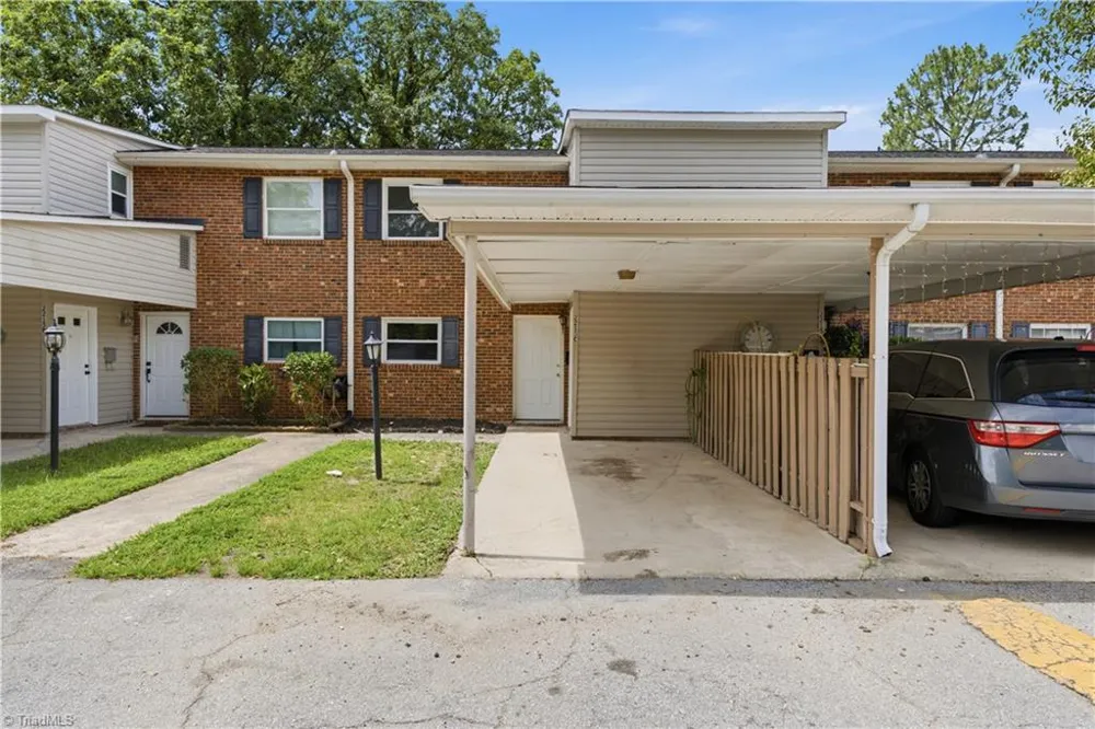2215 Shadow Valley Road #C High Point, NC 27265