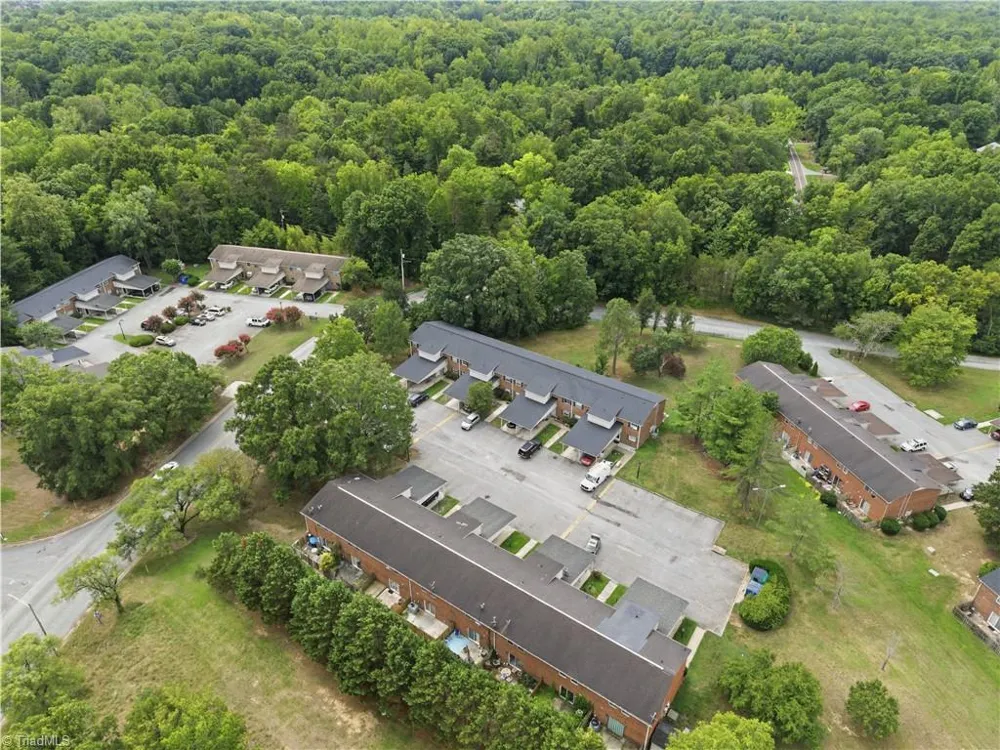 2215 Shadow Valley Road #C High Point, NC 27265