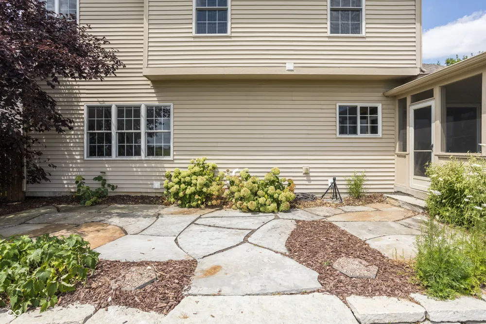 8167 Northpoint Drive Brownsburg, IN 46112