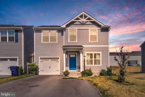 768 RAEANN DRIVE