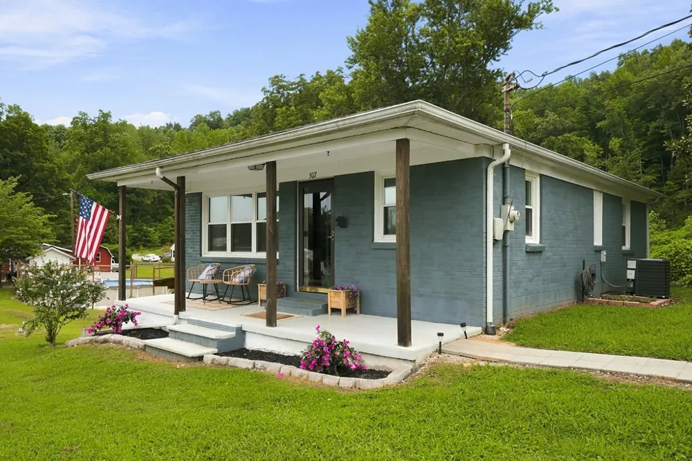 307 Miller St Livingston, TN 38570