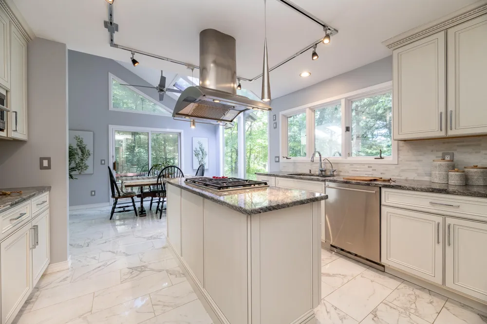 7129 Lakeridge Place Kalamazoo, MI 49009