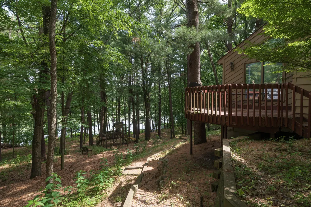 7129 Lakeridge Place Kalamazoo, MI 49009