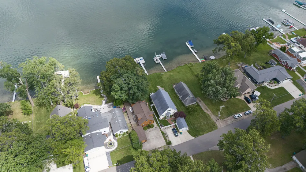 9715 Woodlawn Drive Portage, MI 49002