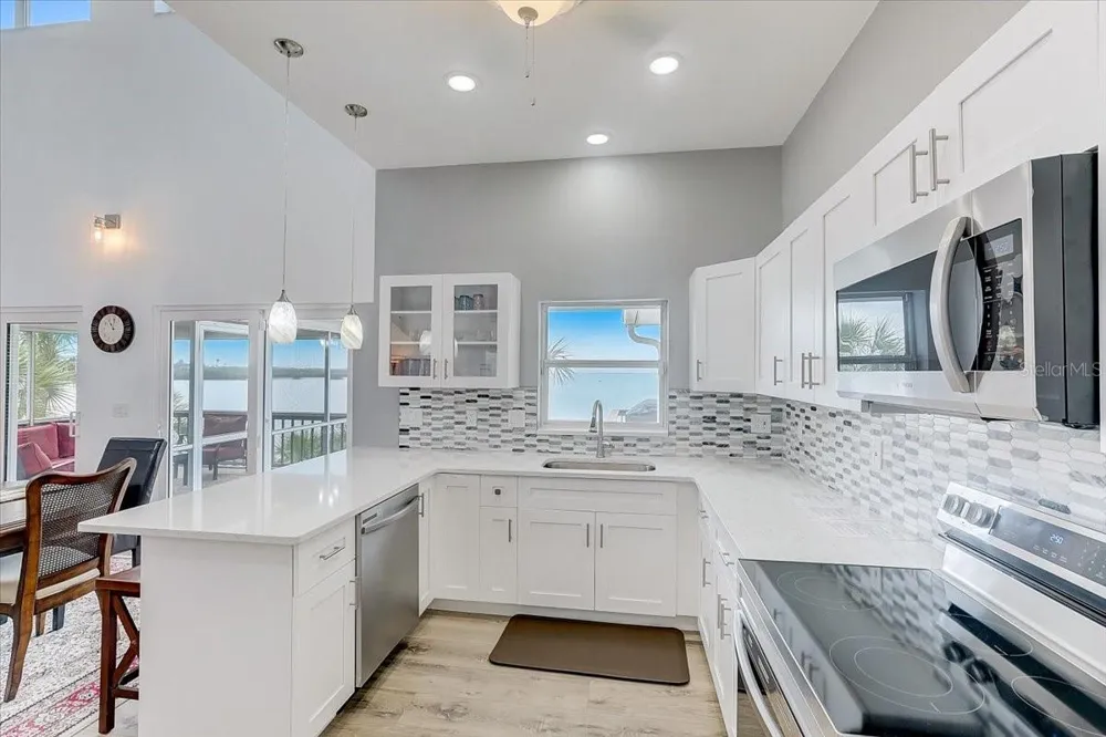 2424 BAY DRIVE #2424/2426 Bradenton, FL 34207