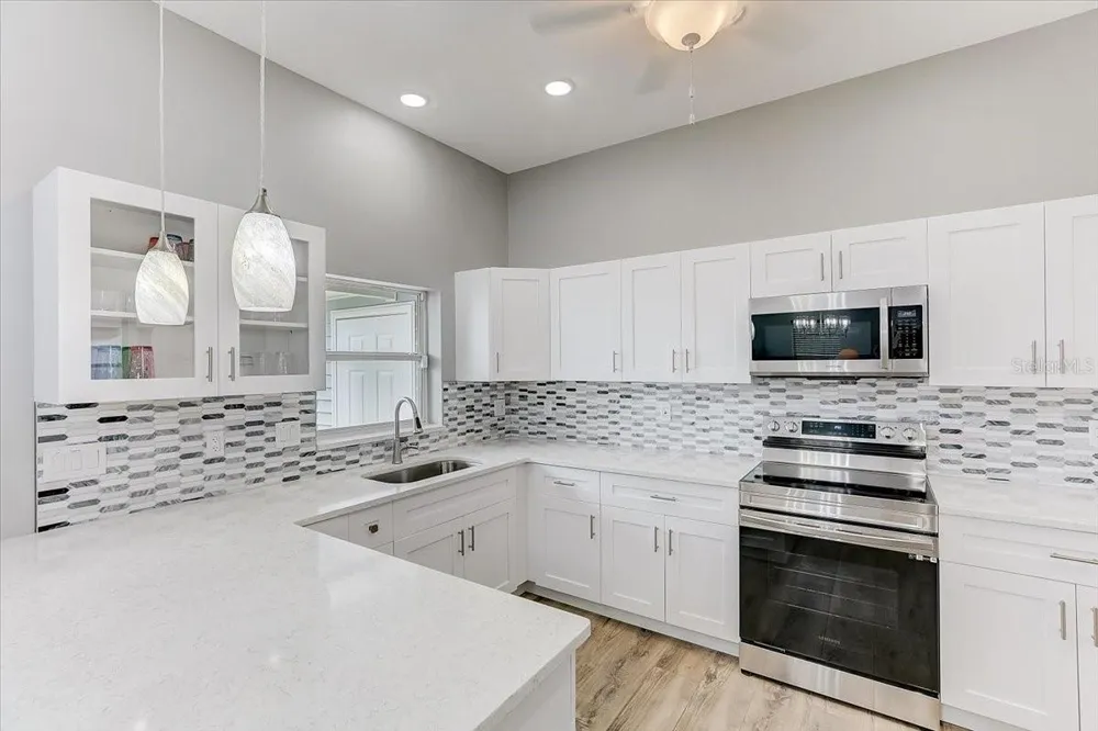 2424 BAY DRIVE #2424/2426 Bradenton, FL 34207