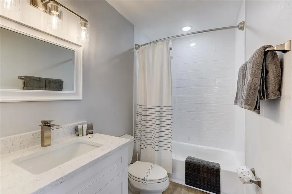 2424 BAY DRIVE #2424/2426 Bradenton, FL 34207