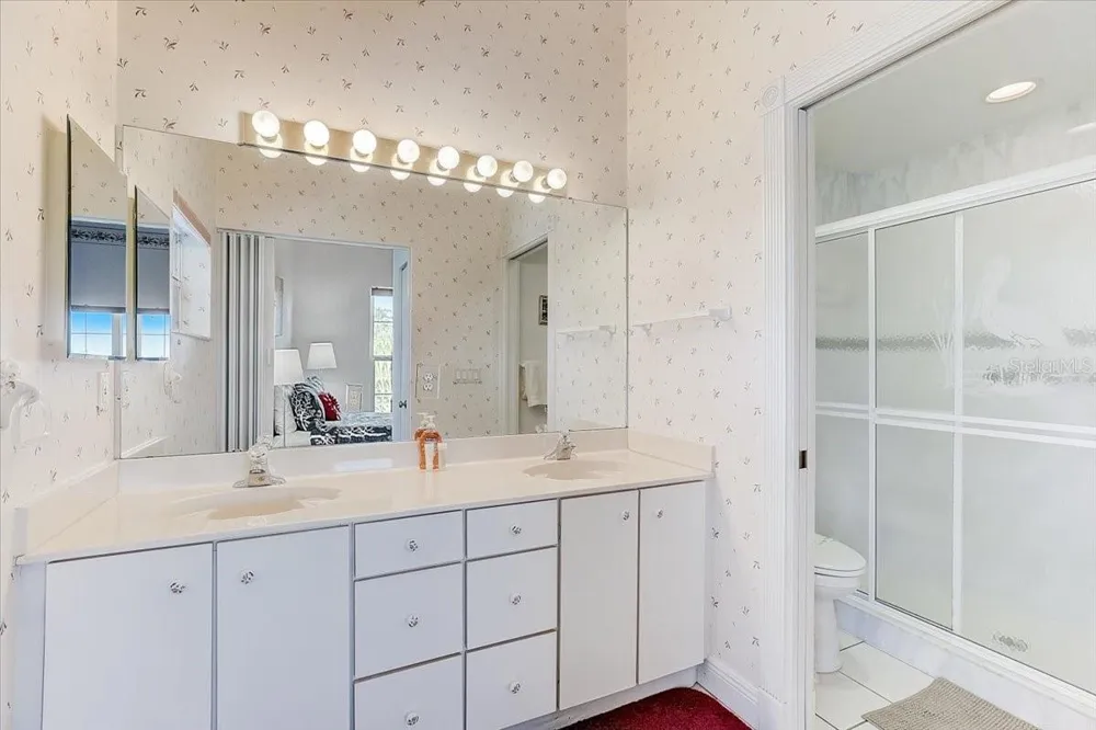 2424 BAY DRIVE #2424/2426 Bradenton, FL 34207