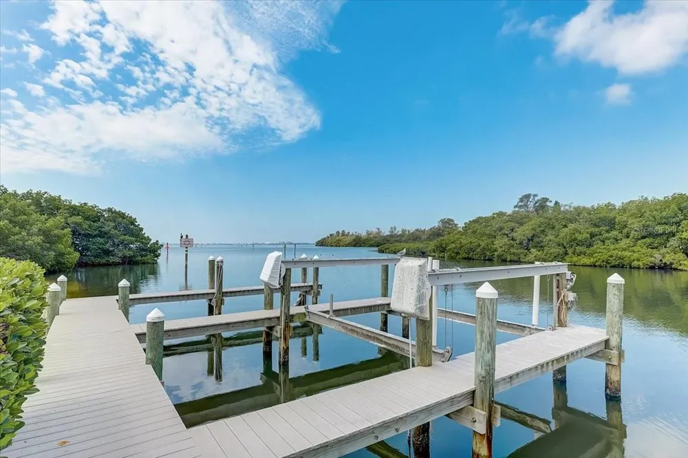 2424 BAY DRIVE #2424/2426 Bradenton, FL 34207