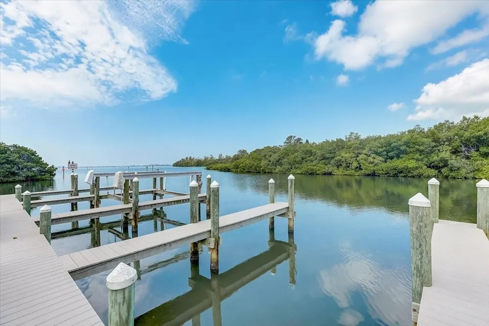 2424 BAY DRIVE #2424/2426 Bradenton, FL 34207