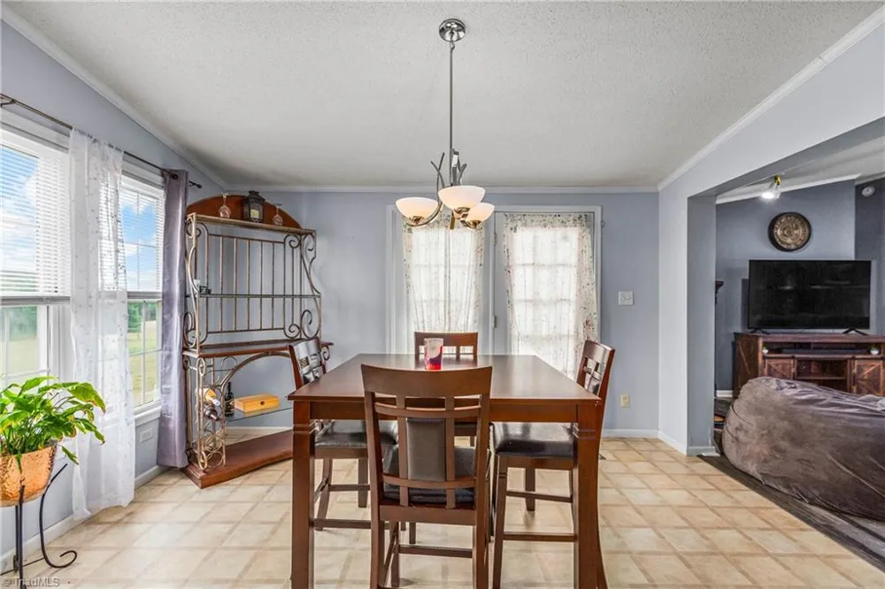 3868 Running Cedar Lane Hamptonville, NC 27020