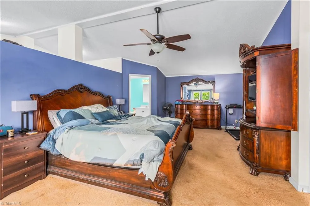 3868 Running Cedar Lane Hamptonville, NC 27020