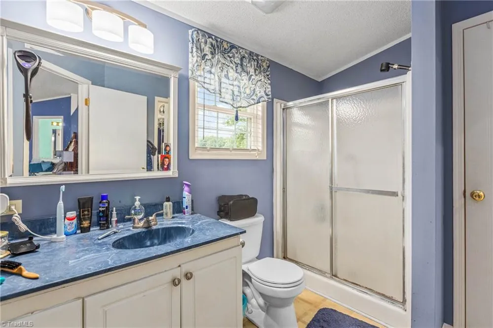 3868 Running Cedar Lane Hamptonville, NC 27020