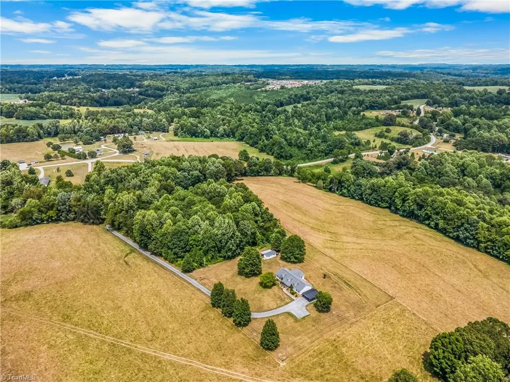 3868 Running Cedar Lane Hamptonville, NC 27020