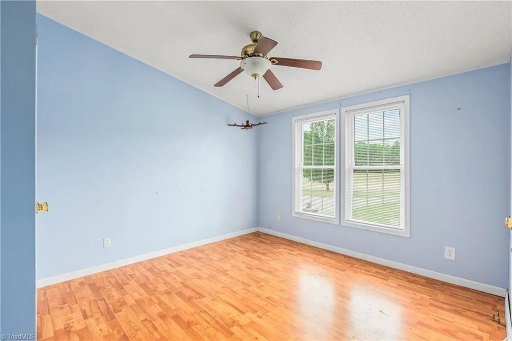 3868 Running Cedar Lane Hamptonville, NC 27020