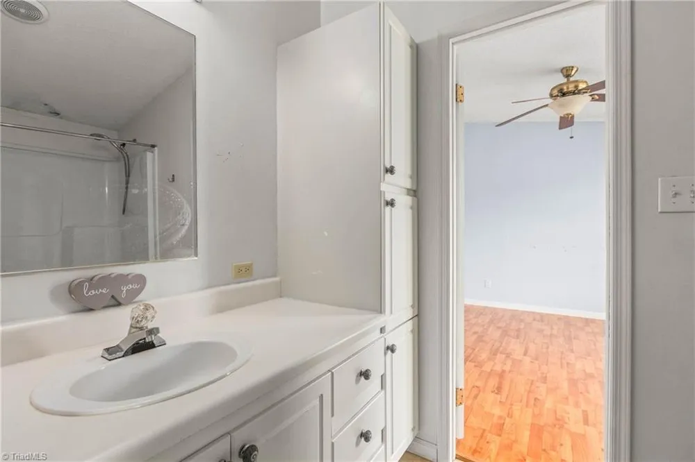 3868 Running Cedar Lane Hamptonville, NC 27020