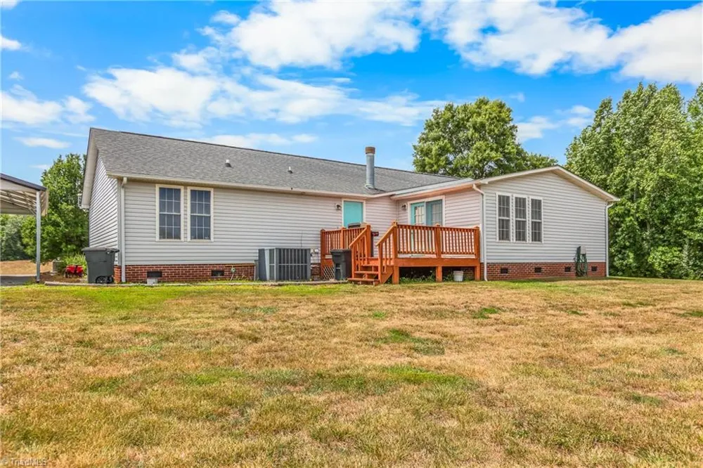 3868 Running Cedar Lane Hamptonville, NC 27020