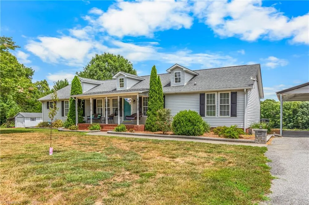 3868 Running Cedar Lane Hamptonville, NC 27020