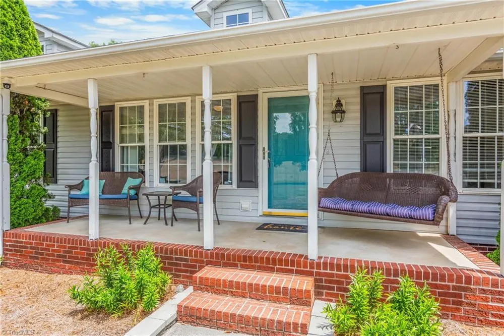 3868 Running Cedar Lane Hamptonville, NC 27020