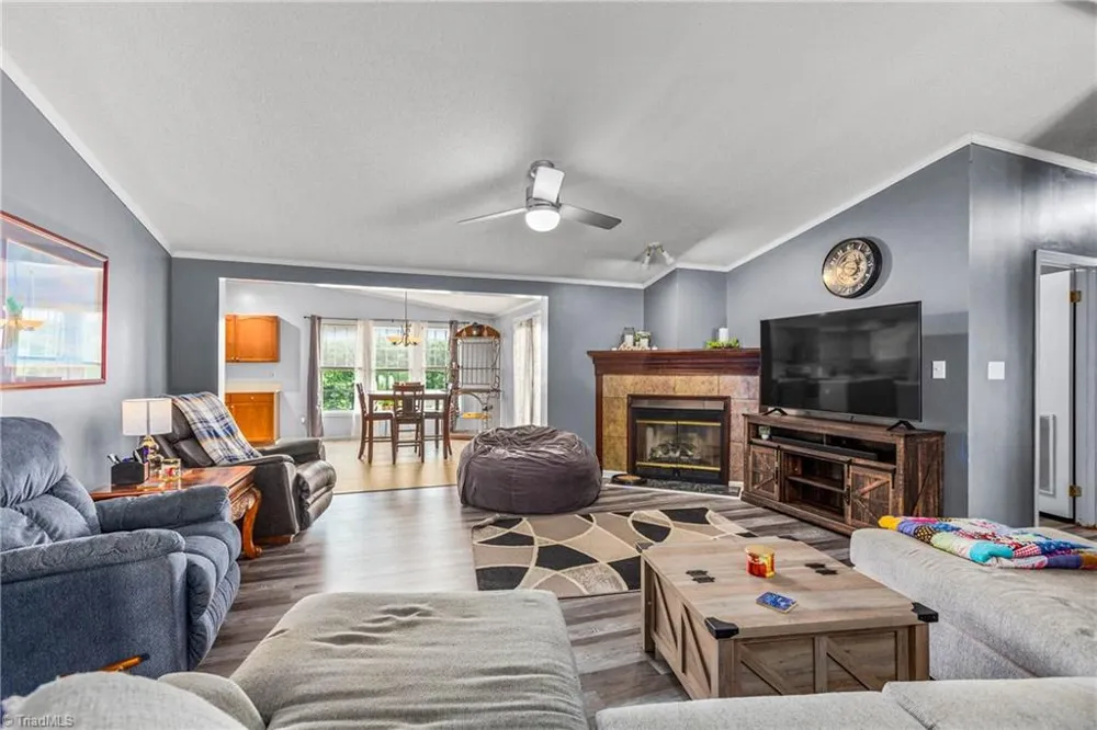 3868 Running Cedar Lane Hamptonville, NC 27020