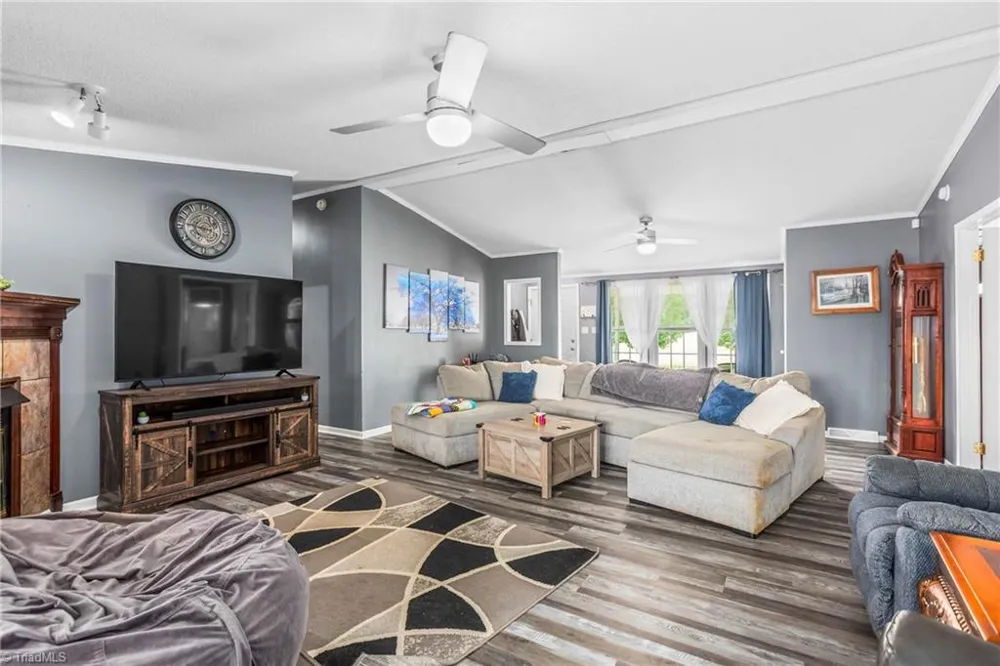 3868 Running Cedar Lane Hamptonville, NC 27020