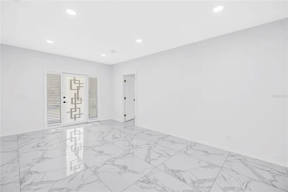 1827 16TH STREET S St Petersburg, FL 33705