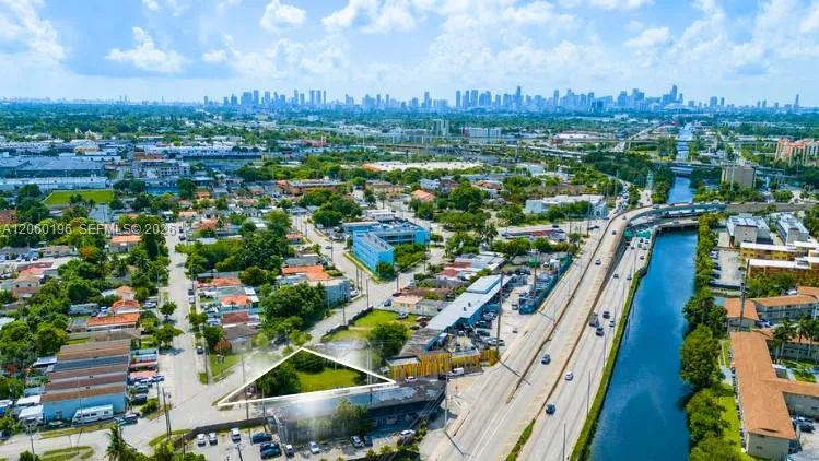 699 E Okeechobee Rd Hialeah, FL 33010