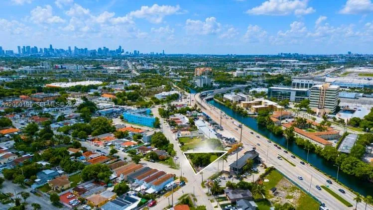 699 E Okeechobee Rd Hialeah, FL 33010