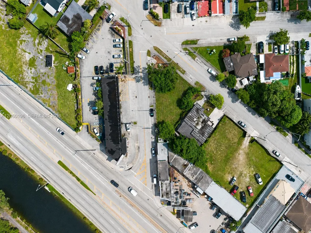 699 E Okeechobee Rd Hialeah, FL 33010