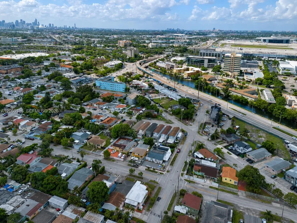 699 E Okeechobee Rd Hialeah, FL 33010