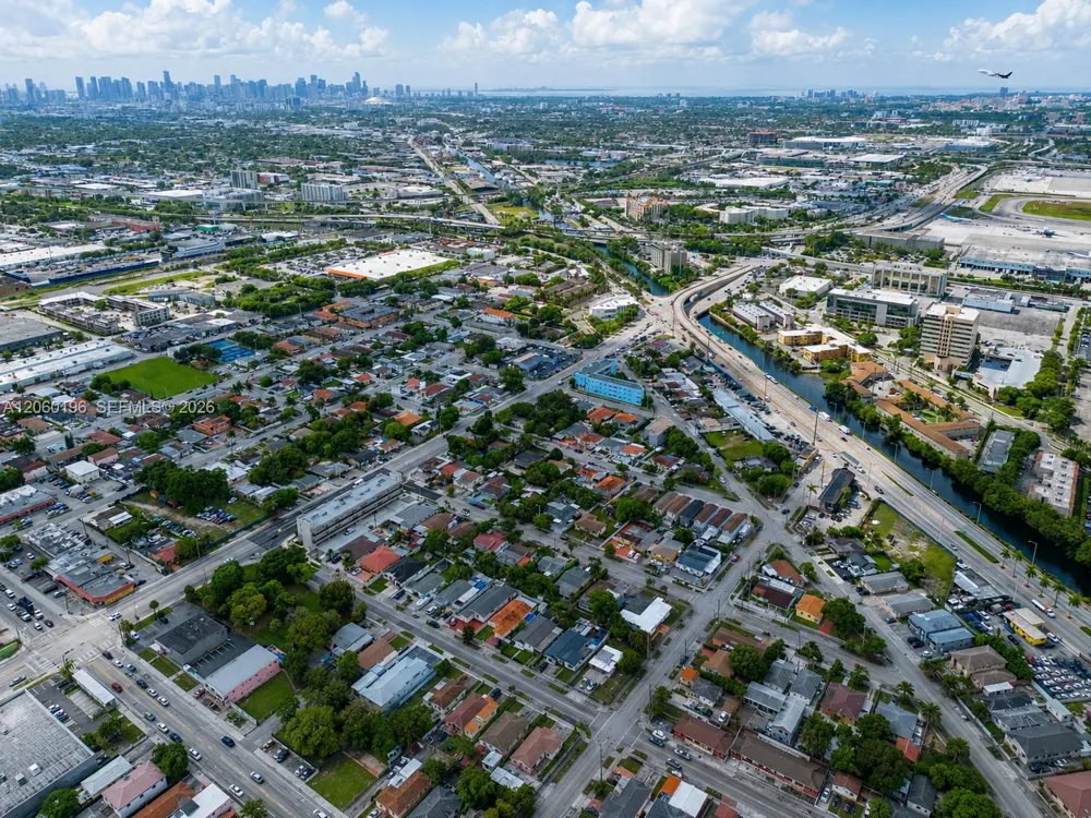 699 E Okeechobee Rd Hialeah, FL 33010