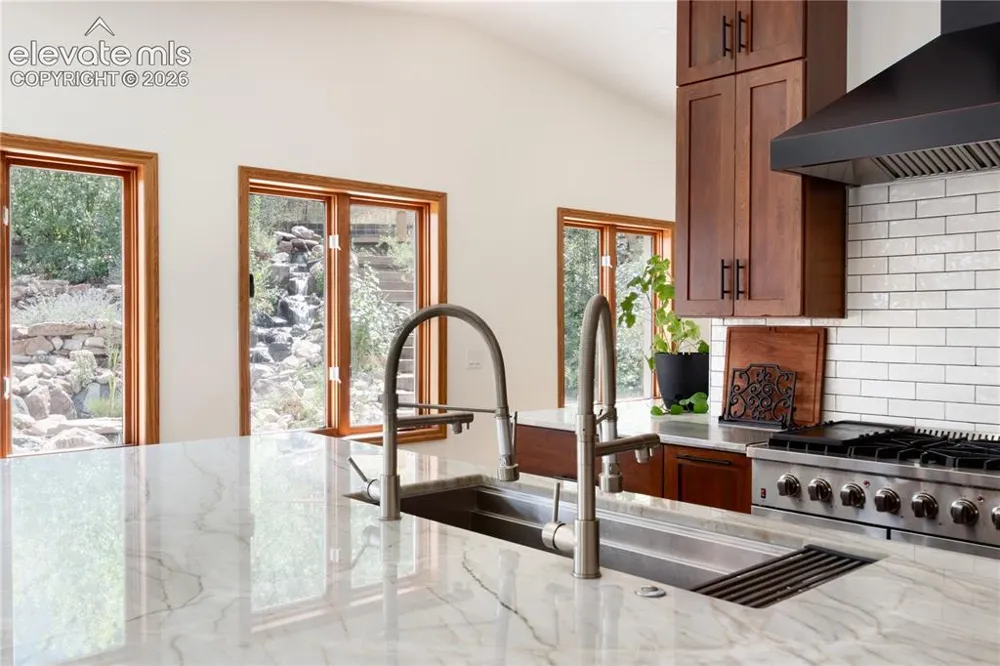 8825 Chipita Park Road Cascade, CO 80809