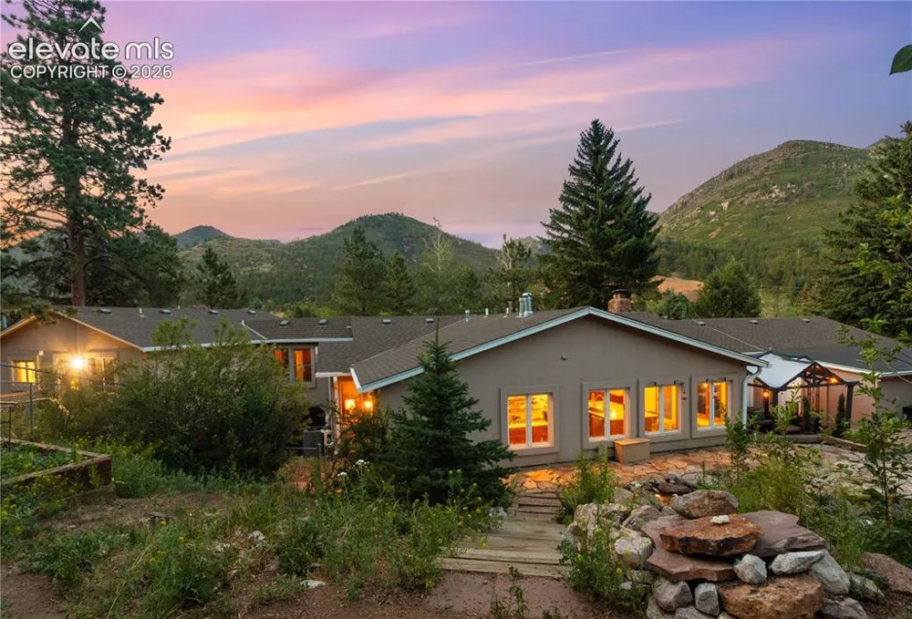 8825 Chipita Park Road Cascade, CO 80809