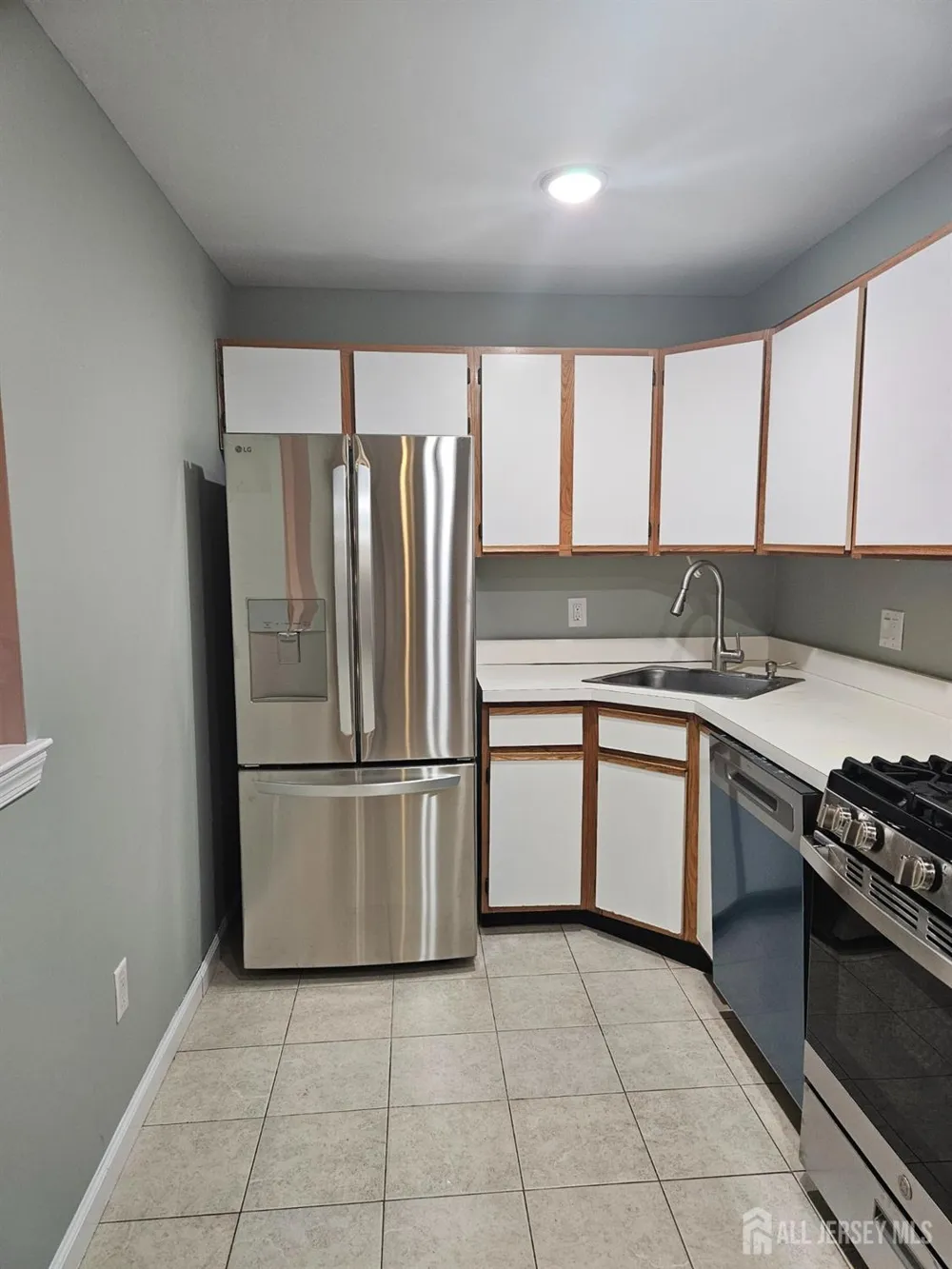 316 VENTNOR COURT Piscataway, NJ 08854