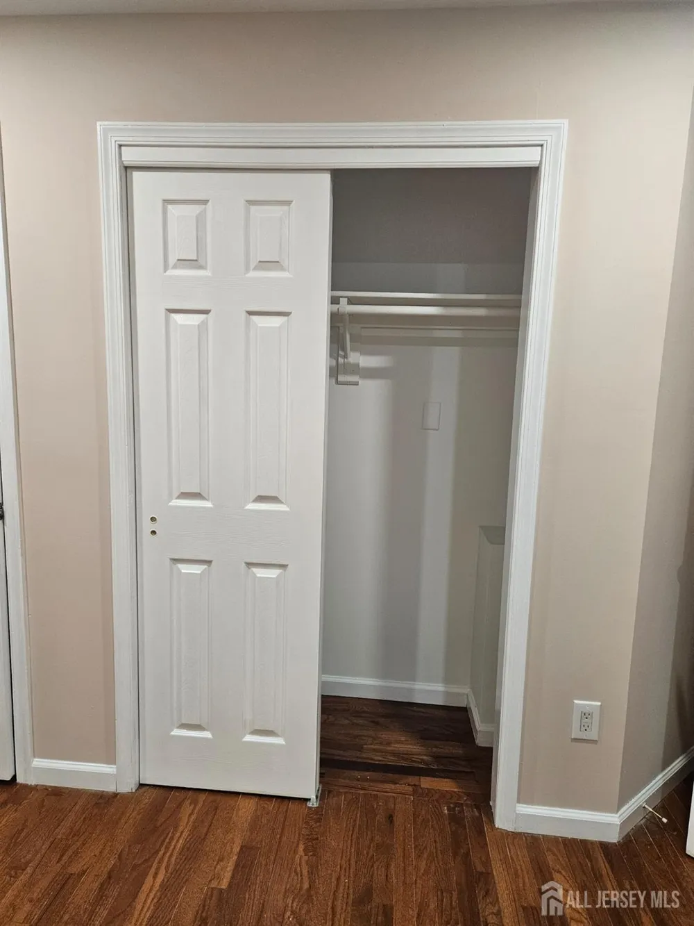 316 VENTNOR COURT Piscataway, NJ 08854