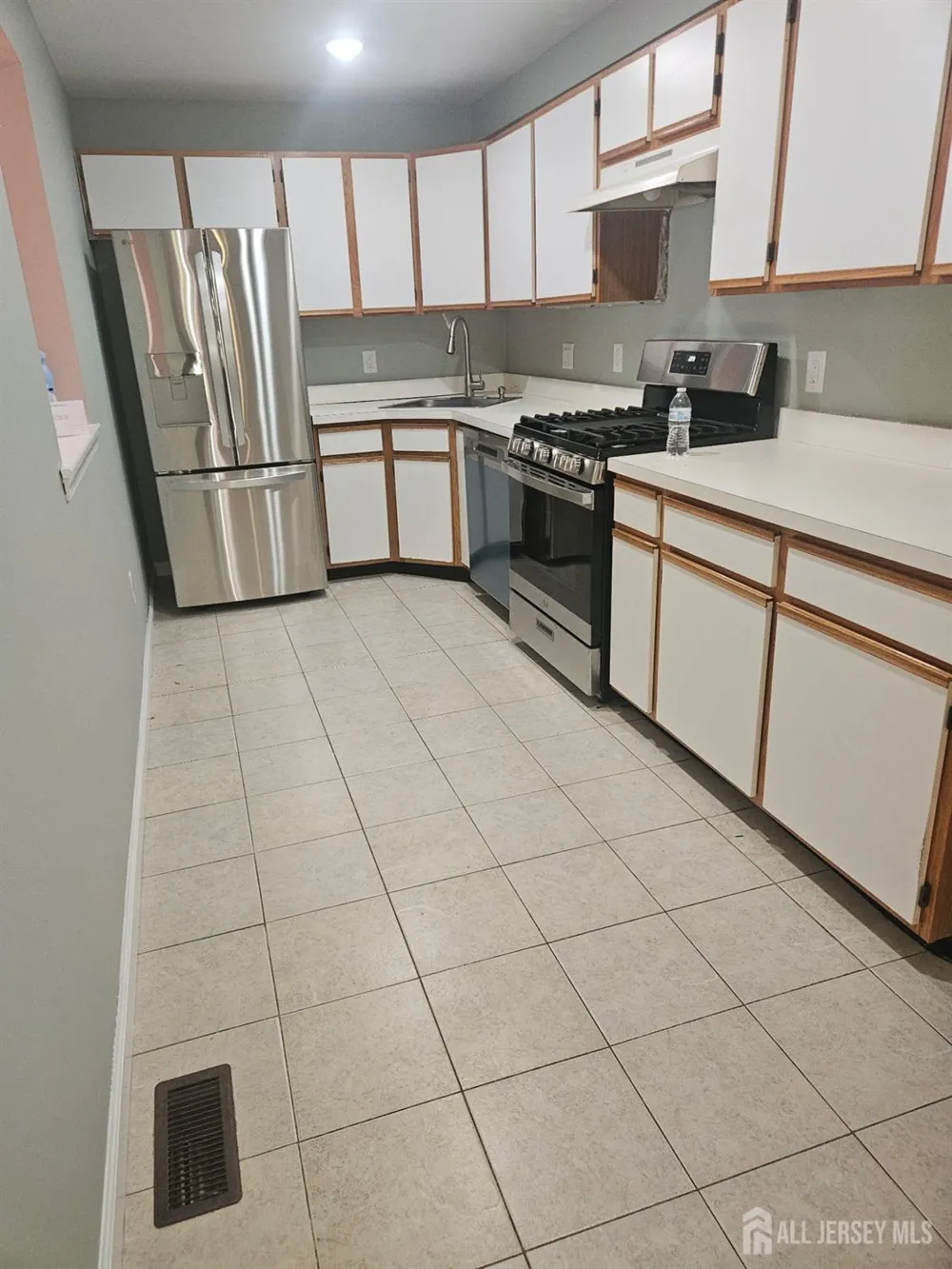 316 VENTNOR COURT Piscataway, NJ 08854