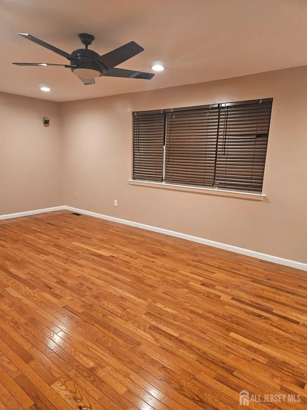 316 VENTNOR COURT Piscataway, NJ 08854