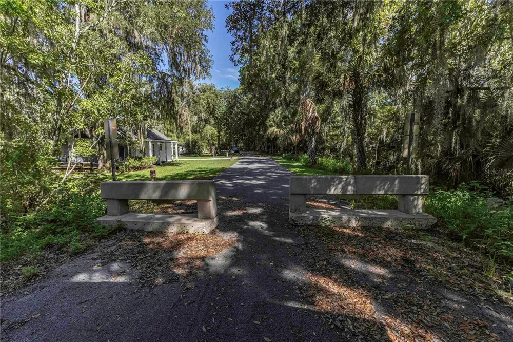 2886 C 470 Lake Panasoffkee, FL 33538