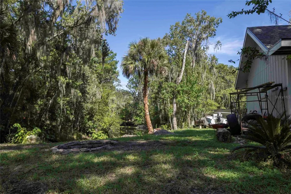2886 C 470 Lake Panasoffkee, FL 33538