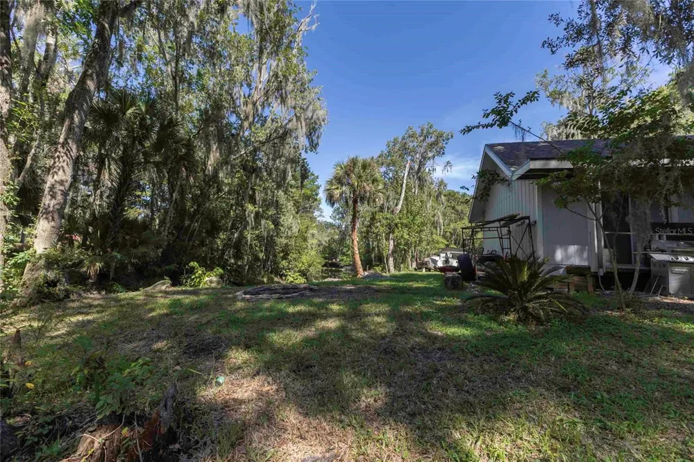 2886 C 470 Lake Panasoffkee, FL 33538