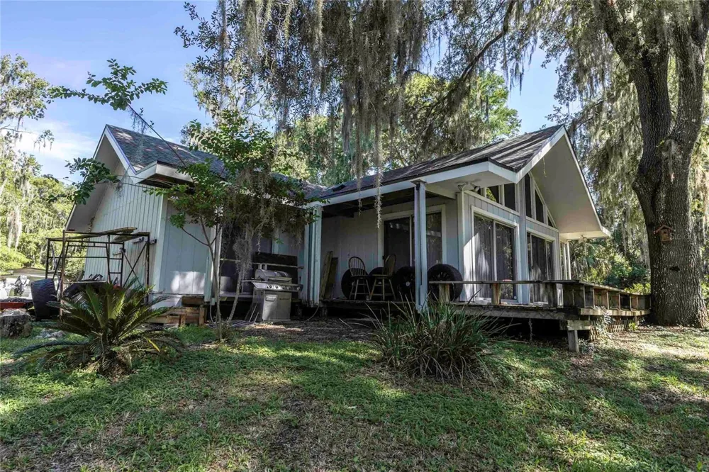 2886 C 470 Lake Panasoffkee, FL 33538