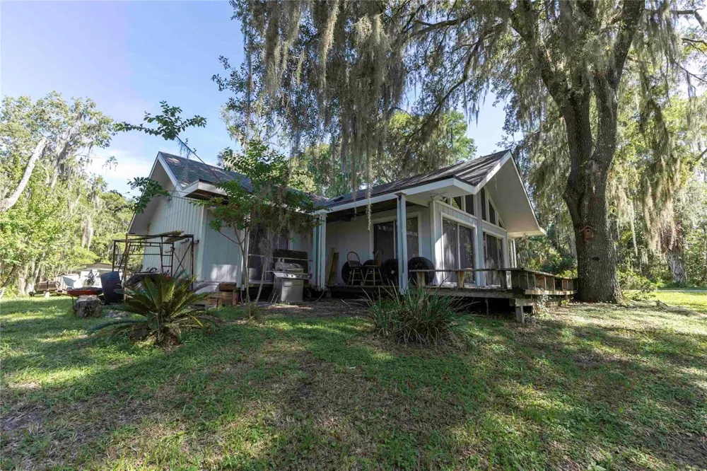 2886 C 470 Lake Panasoffkee, FL 33538