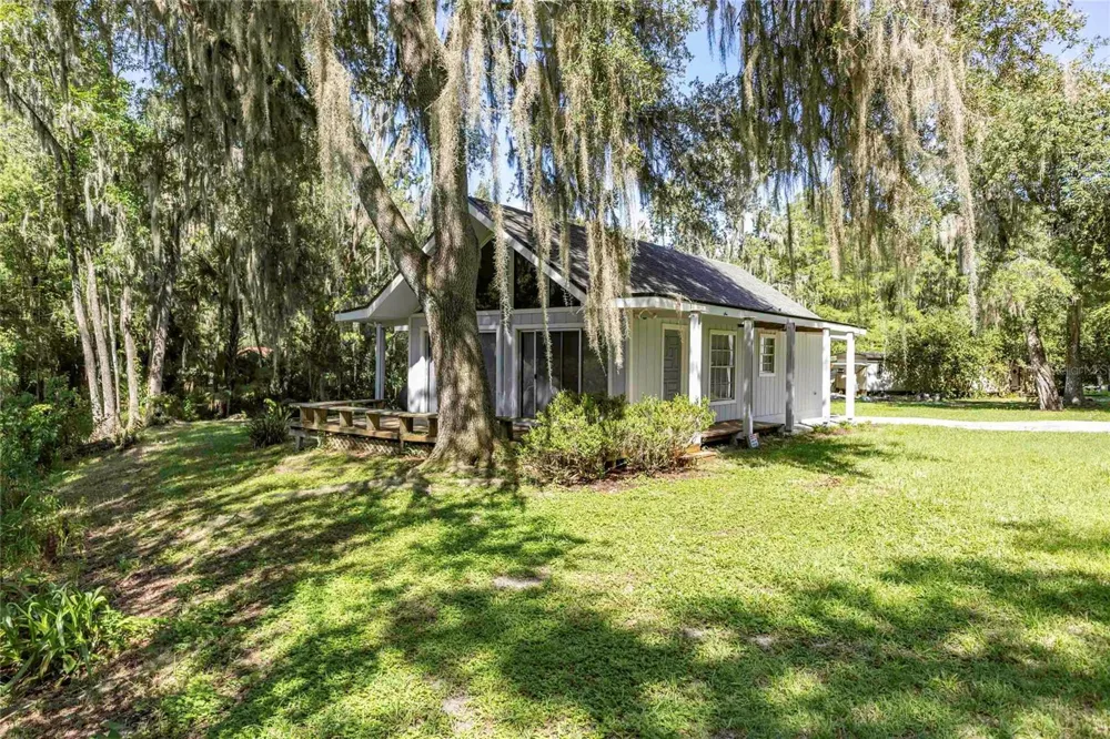 2886 C 470 Lake Panasoffkee, FL 33538