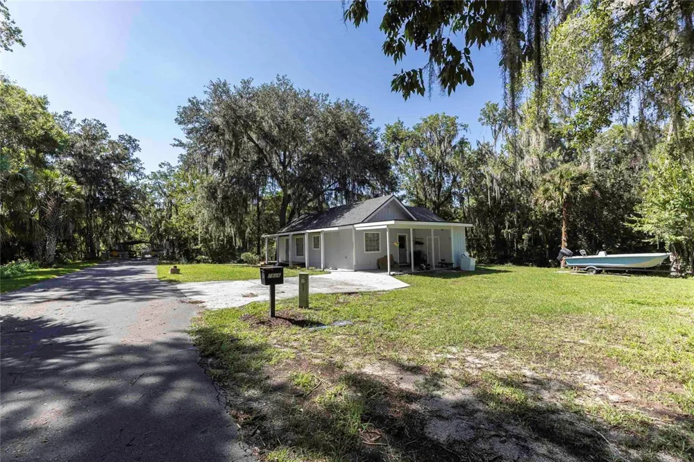2886 C 470 Lake Panasoffkee, FL 33538