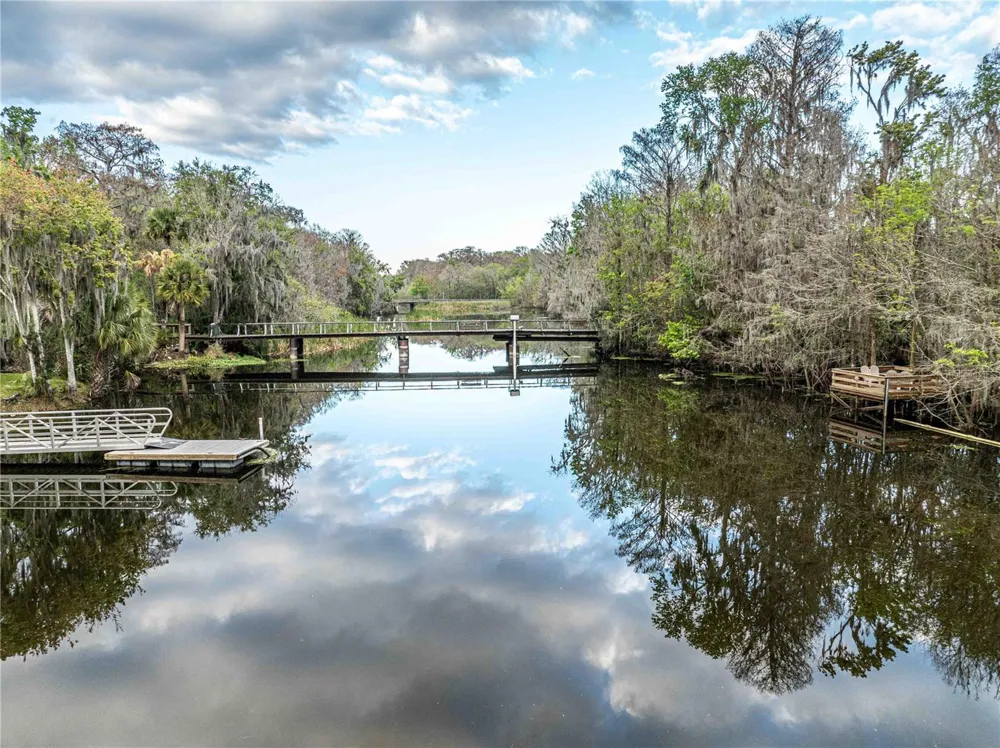 2886 C 470 Lake Panasoffkee, FL 33538