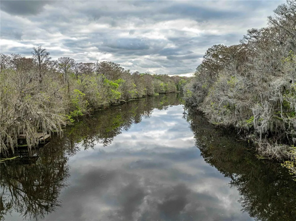 2886 C 470 Lake Panasoffkee, FL 33538