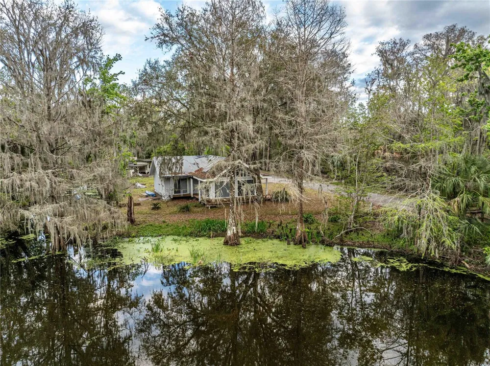 2886 C 470 Lake Panasoffkee, FL 33538