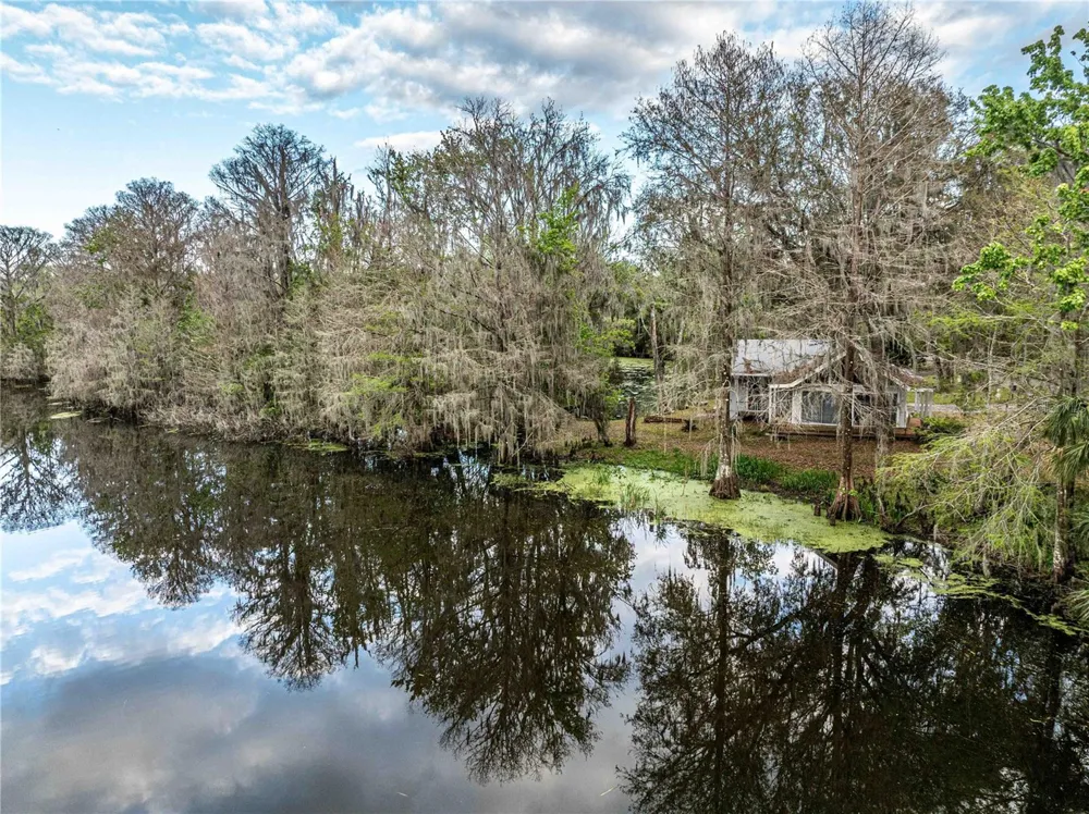 2886 C 470 Lake Panasoffkee, FL 33538